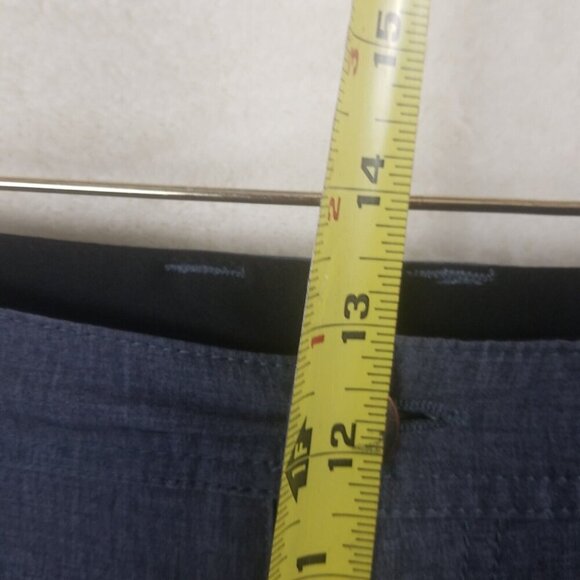 Volcom Gray Bermuda Casual Shorts Mens Size 36 flat front NWOT wickdry fabric - Picture 13 of 15